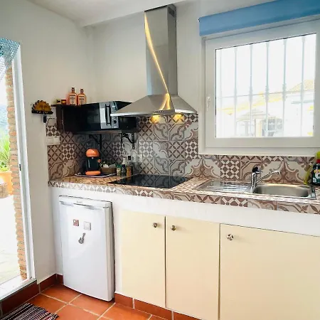 Casira, Casitas En Kamers, Vinuela, Andalucia 住宿加早餐酒店