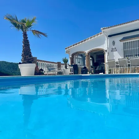 Casira, Casitas En Kamers, Vinuela, Andalucia 住宿加早餐酒店
