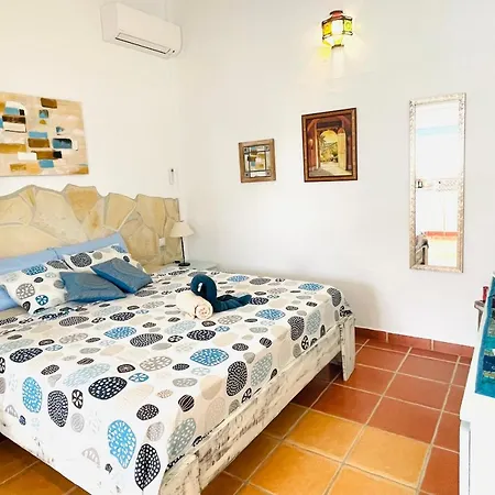 Casira, Casitas En Kamers, Vinuela, Andalucia