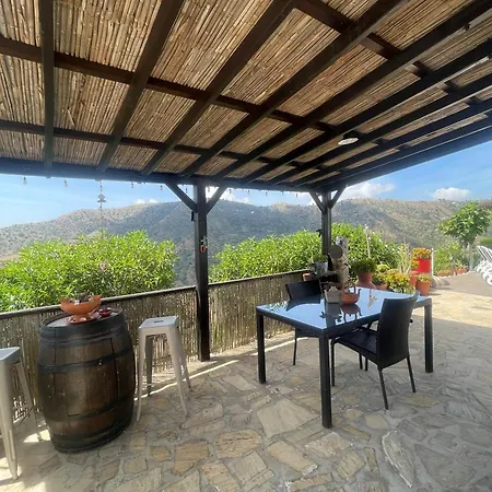 Casira, Casitas En Gastenkamers, Viñuela, Andalucía * Viñuela