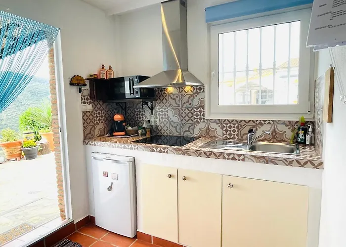 Casira, Casitas En Kamers, Vinuela, Andalucia Bed & Breakfast