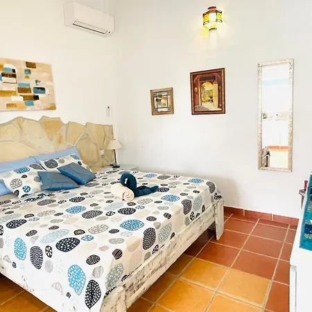 Casira, Casitas En Kamers, Vinuela, Andalucia